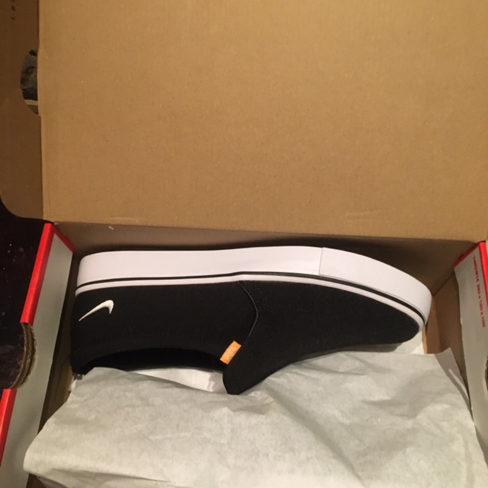 Womens Nike Court Royale. Size 7.5